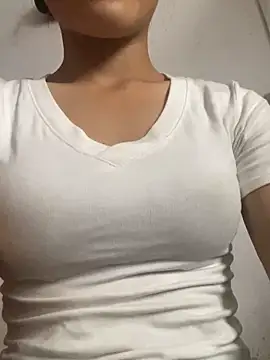 Snapshot of Penny-y chatting on 22, 9, 2025 Penny-y online show from 22, 9, 2025