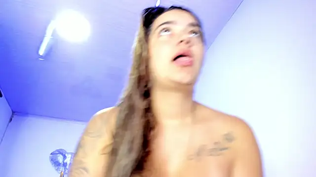 Snapshot of sofia_salie chatting on 16, 10, 2025 sofia salie online show from 16, 10, 2025