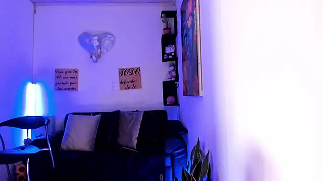 Snapshot of sofia_salie chatting on 28, 10, 2025 sofia salie online show from 28, 10, 2025