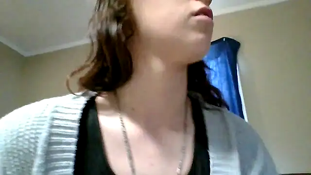 Snapshot of brunettebabexo3 chatting on 27, 10, 2025 brunettebabexo3 online show from 27, 10, 2025