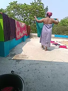 Snapshot of reya743 chatting on 6, 4, 2026 reya743 online show from 6, 4, 2026