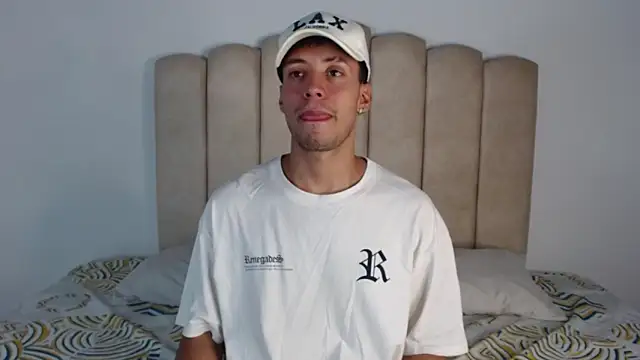 aroncooper1 online show from 1, 11, 2025