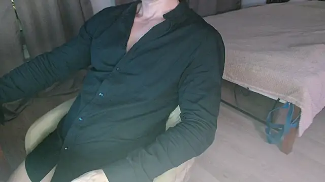 Snapshot of Freeze_Fire chatting on 4, 11, 2025 Freeze Fire online show from 4, 11, 2025