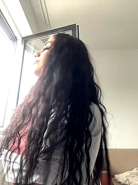 Snapshot of AylinHazellx chatting on 12, 10, 2025 AylinHazellx online show from 12, 10, 2025