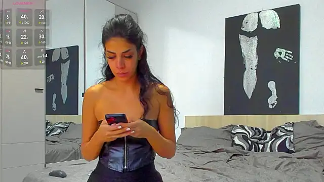 Snapshot of AylinHazellx chatting on 10, 11, 2025 AylinHazellx online show from 10, 11, 2025