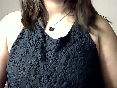 Aaliya02 online show from 2, 11, 2025