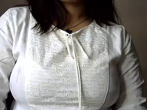 Aaliya02 online show from 8, 11, 2025