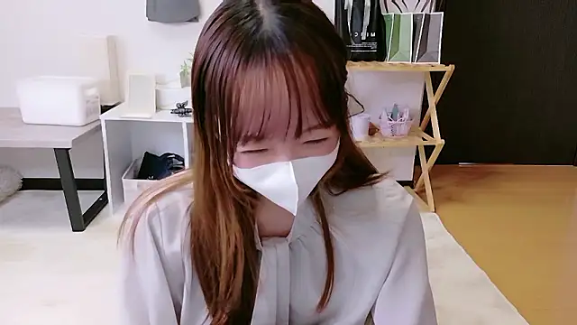 saku sakura  online show from 26, 10, 2025