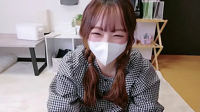 saku sakura  online show from 28, 10, 2025