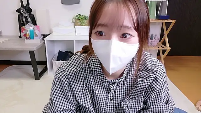 saku sakura  online show from 8, 11, 2025