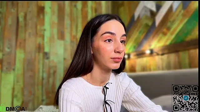 Snapshot of Elliizabeth chatting on 27, 10, 2025 Elliizabeth online show from 27, 10, 2025