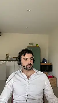 Snapshot of eauminerale chatting on 10, 3, 2026 eauminerale online show from 10, 3, 2026