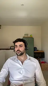 Snapshot of eauminerale chatting on 18, 3, 2026 eauminerale online show from 18, 3, 2026