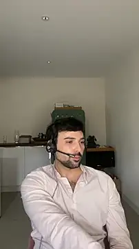 Snapshot of eauminerale chatting on 1, 4, 2026 eauminerale online show from 1, 4, 2026