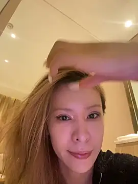 Snapshot of miumiu-66 chatting on 19, 10, 2025 miumiu-66 online show from 19, 10, 2025