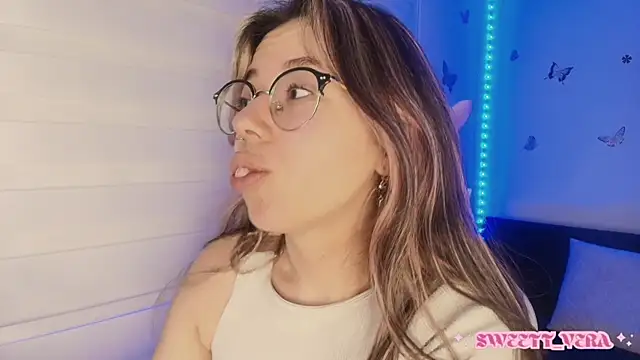 Snapshot of sweettvera chatting on 16, 10, 2025 sweettvera online show from 16, 10, 2025