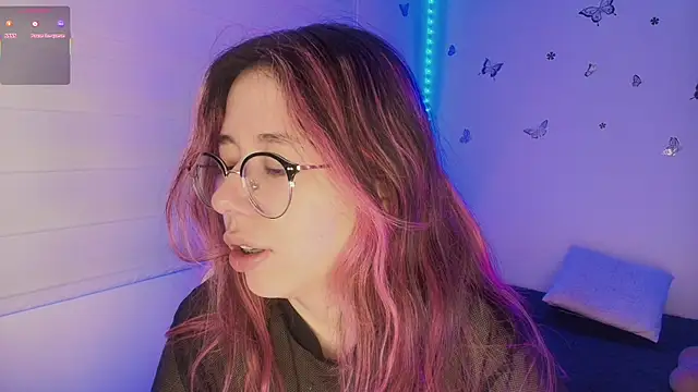 Snapshot of sweettvera chatting on 15, 11, 2025 sweettvera online show from 15, 11, 2025