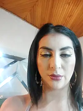 LlianneDiamond1 online show from 24, 10, 2025