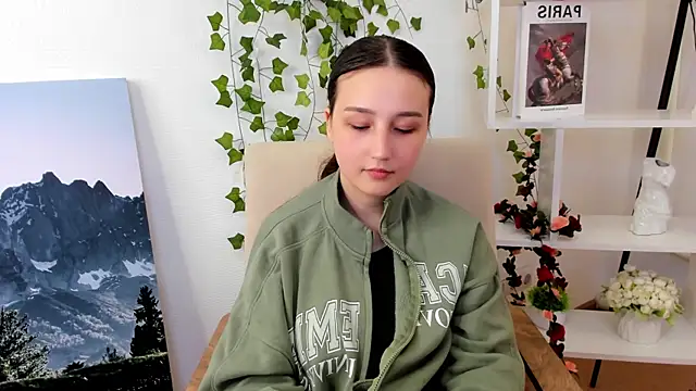 MittieRichison online show from 26, 9, 2025