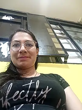 Mia-love-03 online show from 28, 10, 2025