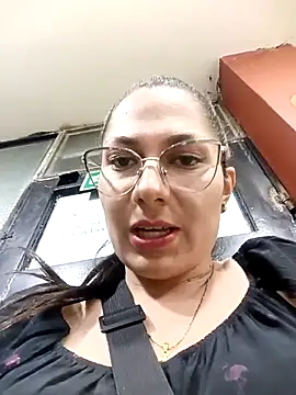 Mia-love-03 online show from 7, 11, 2025