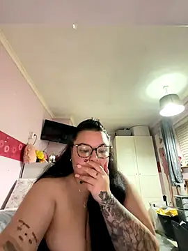 Lulu1101xoxo online show from 1, 10, 2025