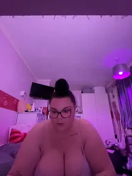 Lulu1101xoxo online show from 7, 10, 2025