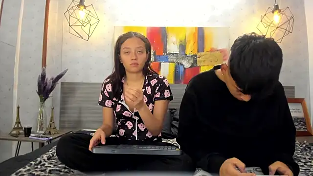 Willow Pearl online show from 12, 10, 2025