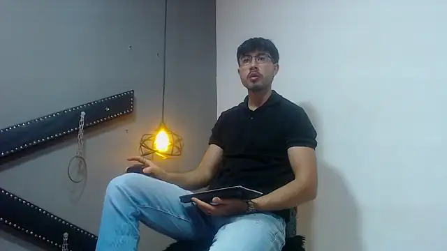 DanteBrown01 online show from 6, 10, 2025