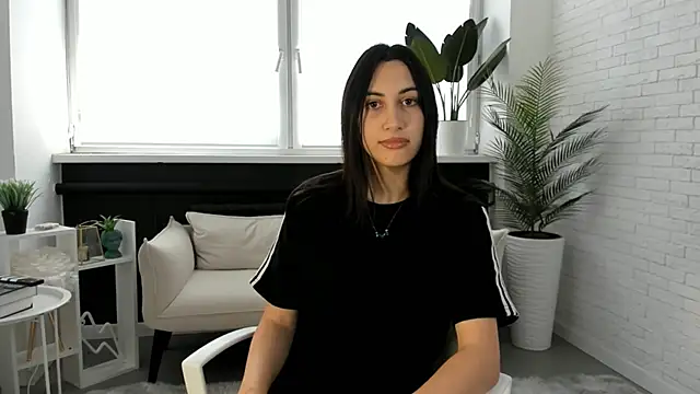 LizFall online show from 8, 10, 2025