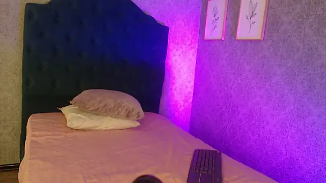 Snapshot of Vic_Taylor chatting on 13, 11, 2025 Vic Taylor online show from 13, 11, 2025