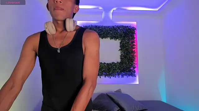 Santti  online show from 13, 10, 2025