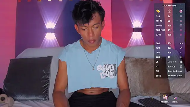 Santti  online show from 15, 10, 2025