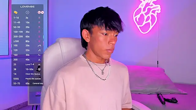 Santti  online show from 13, 11, 2025