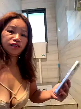 Snapshot of aoosuu chatting on 23, 11, 2025 aoosuu online show from 23, 11, 2025