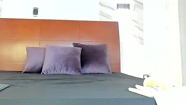 Snapshot of Charlotte-Smit chatting on 4, 11, 2025 Charlotte-Smit online show from 4, 11, 2025