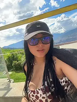 amberhoney02 online show from 2, 11, 2025