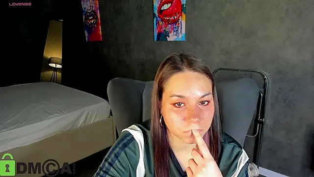 Al1ice Moures online show from 28, 10, 2025