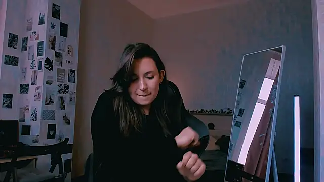 raviolly046 online show from 9, 10, 2025