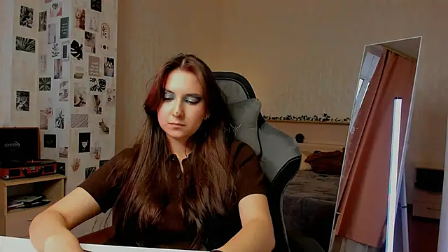 raviolly046 online show from 10, 10, 2025