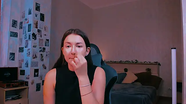 raviolly046 online show from 29, 10, 2025