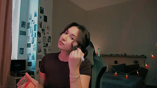 raviolly046 online show from 31, 10, 2025