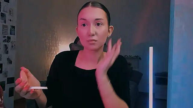 raviolly046 online show from 5, 11, 2025