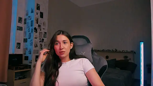 raviolly046 online show from 12, 11, 2025