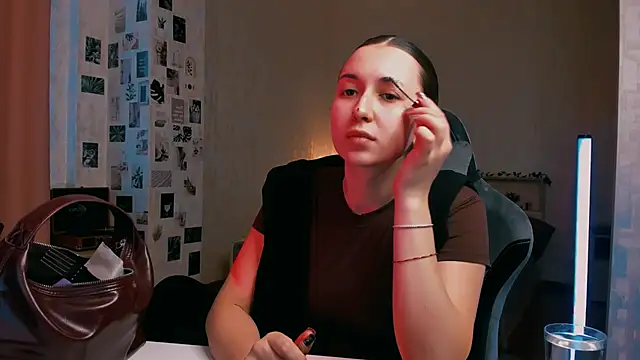 raviolly046 online show from 13, 11, 2025