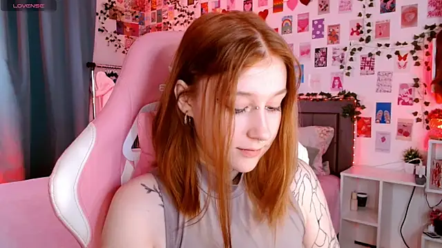 Ayla Hicks online show from 8, 11, 2025