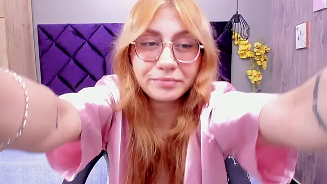 Snapshot of ChloeCampbell03 chatting on 29, 10, 2025 ChloeCampbell03 online show from 29, 10, 2025