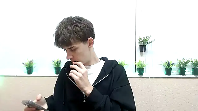 Snapshot of Hoot_Dude_ chatting on 5, 11, 2025 Hoot Dude online show from 5, 11, 2025