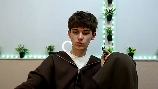 Snapshot of Hoot_Dude_ chatting on 13, 11, 2025 Hoot Dude online show from 13, 11, 2025