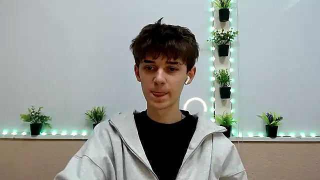 Snapshot of Hoot_Dude_ chatting on 21, 11, 2025 Hoot Dude online show from 21, 11, 2025